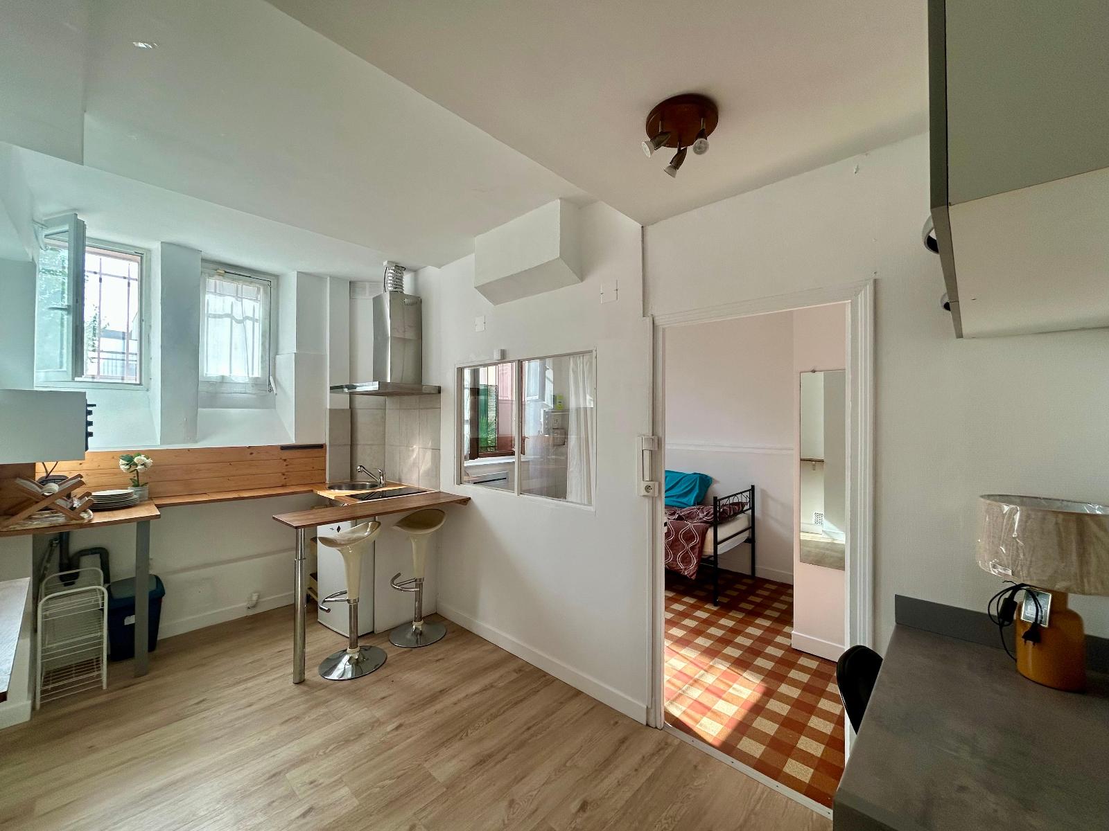 Appartement rénové / 1 pièce 24m2