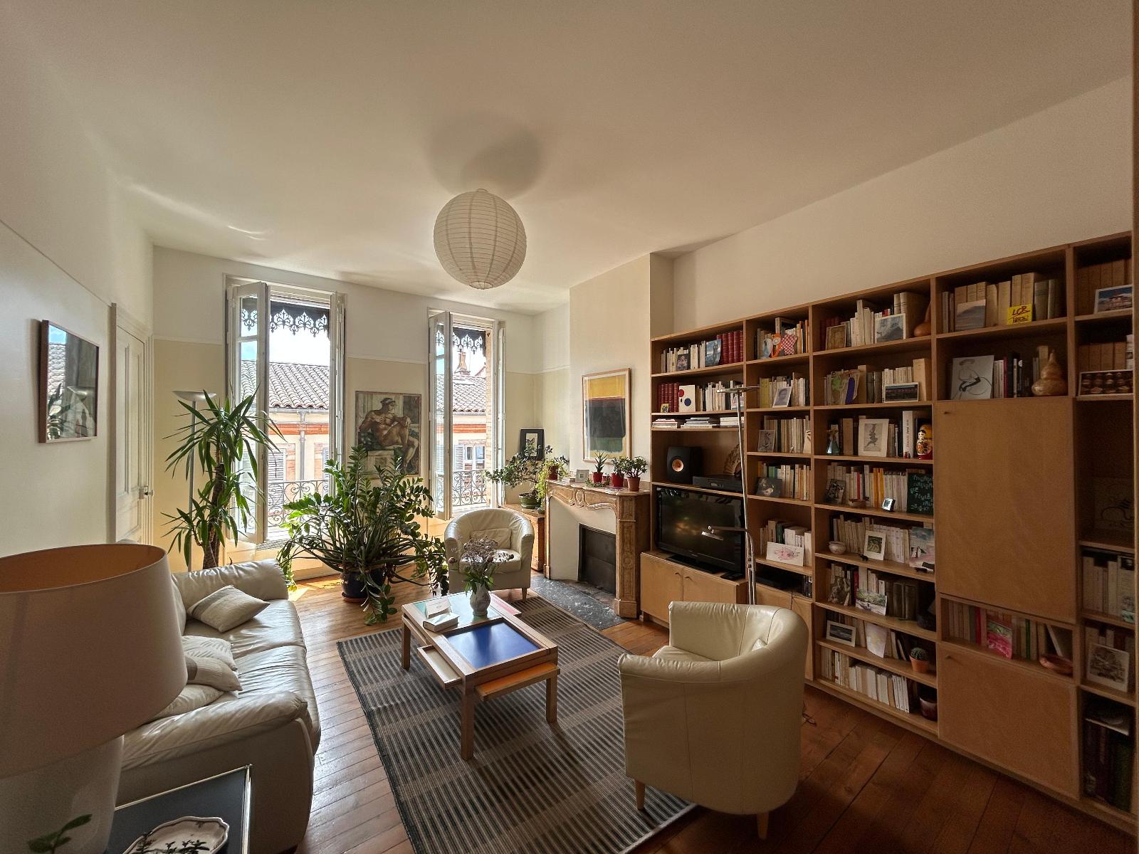 Appartement bourgeois / 6 pièces 127m2