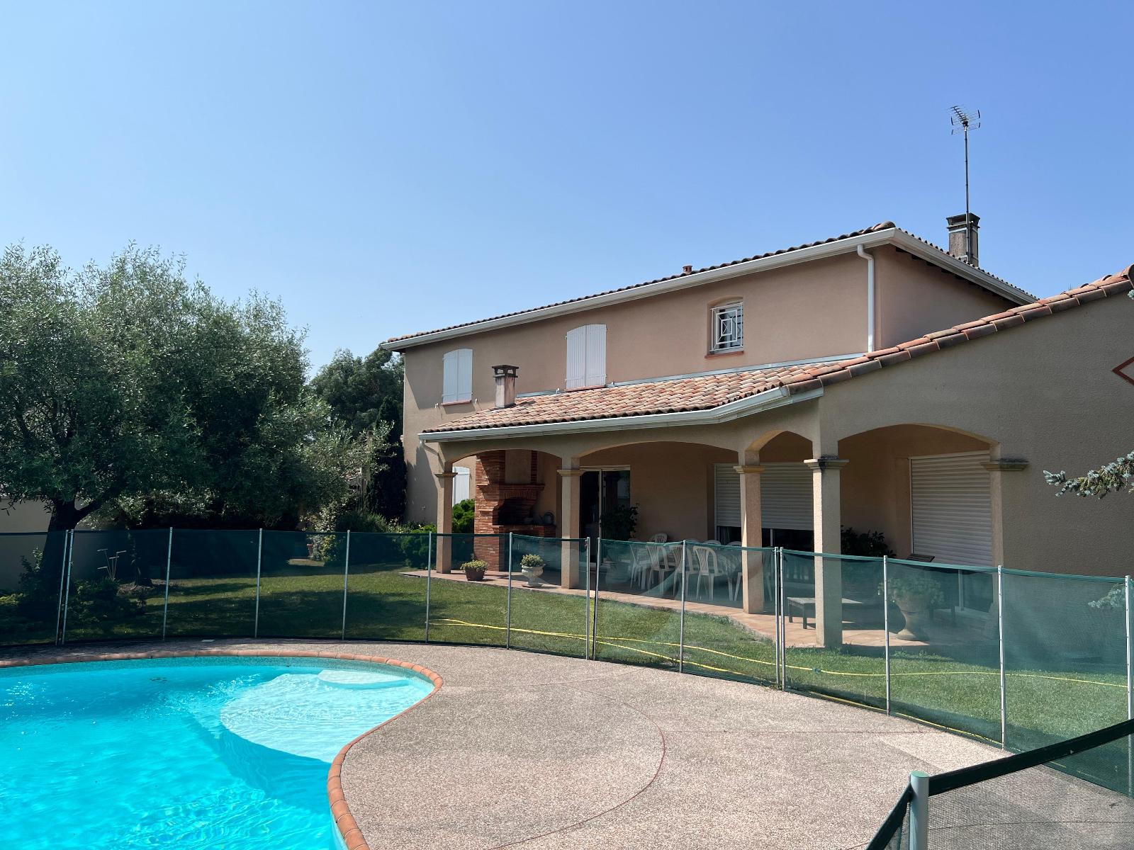 Maison / 5 pièces 231m2